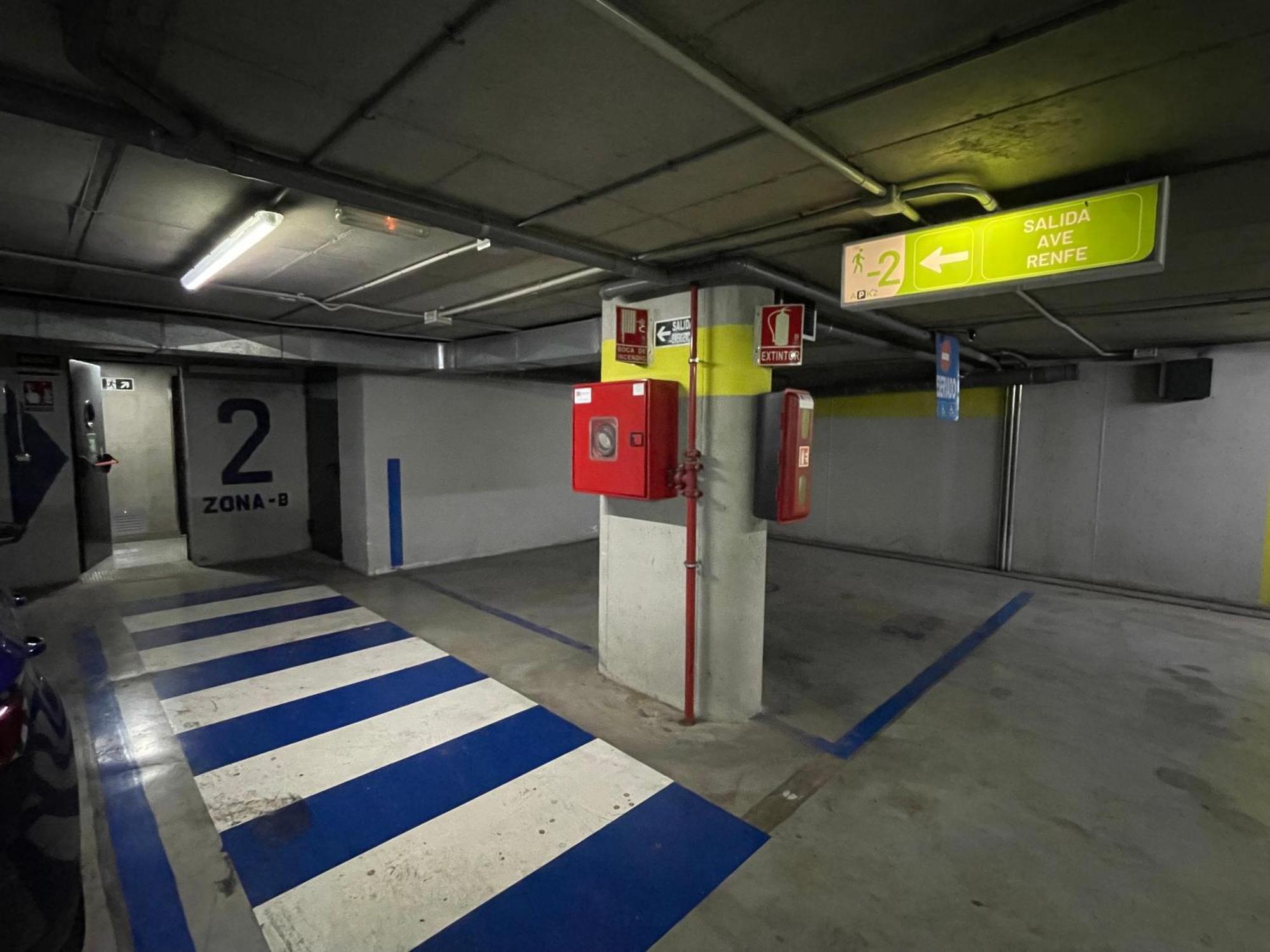 Warm Light Of Albayzin - Free Parking 15 Min Away — Photos 2